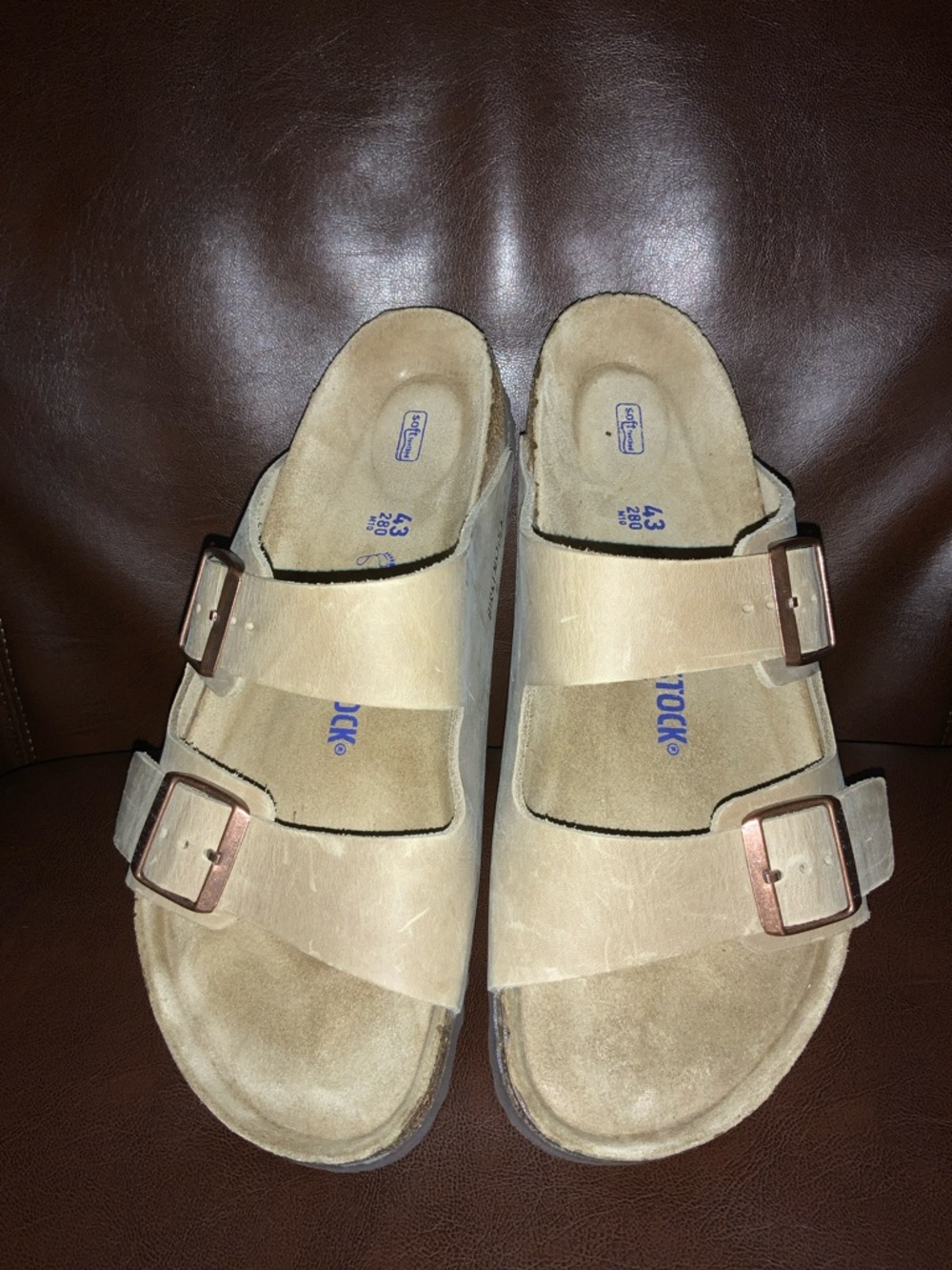 Birkenstock Arizona soft footbed sandals. Side rubbing as pictured. Sz 10. NWOT.
